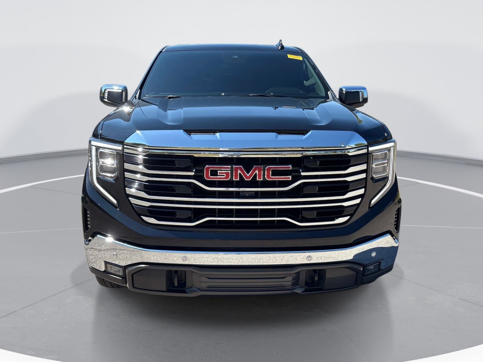 Used 2025 GMC Sierra 1500 SLT w/ SLT Premium Package AWD/4WD image 2