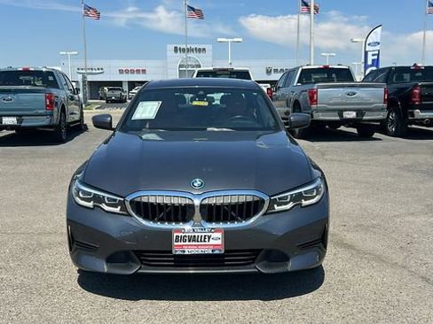 Used 2022 BMW 330e w/ Convenience Package image 9