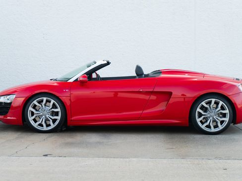 Used 2011 Audi R8 V10 image 3