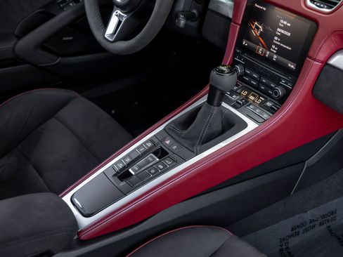 Certified 2022 Porsche 718 Boxster Spyder RWD image 46