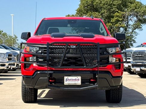 Used 2025 Chevrolet Silverado 1500 Custom Trail Boss w/ LPO, Dark Essentials Package AWD/4WD image 2