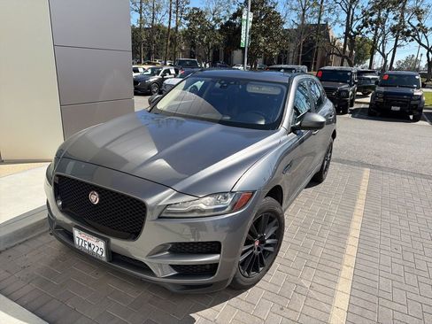 Used 2018 Jaguar F-PACE Prestige image 1