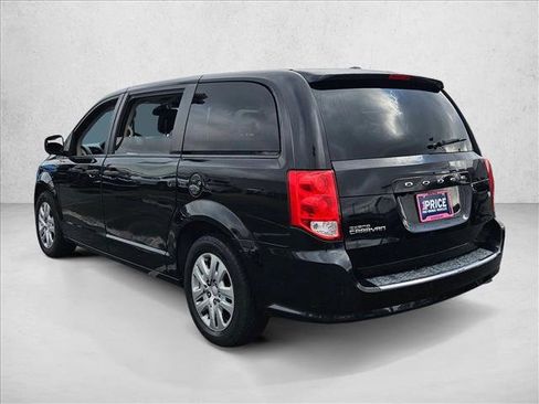 Used 2019 Dodge Grand Caravan SE w/ UConnect Hands-Free Group FWD image 8
