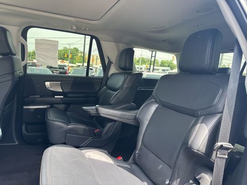 Used 2025 Ford Expedition Platinum AWD/4WD image 25