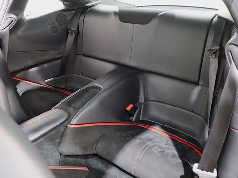 Used 2021 Ferrari Roma RWD image 31