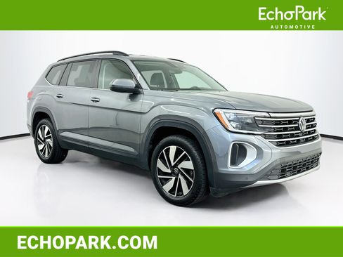 Used 2025 Volkswagen Atlas SE AWD/4WD image 1