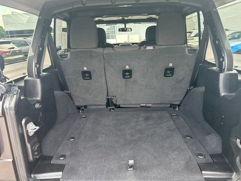Used 2021 Jeep Wrangler Unlimited Sport AWD/4WD image 11