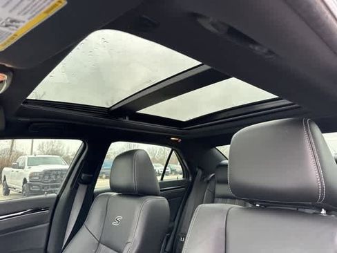 Used 2023 Chrysler 300 S image 5