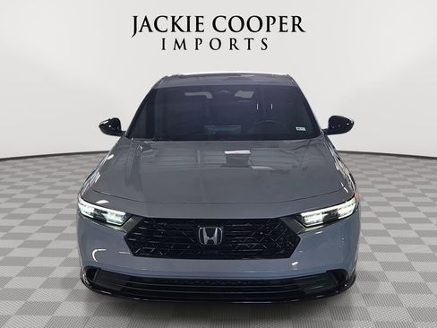 Used 2025 Honda Accord Sport image 2