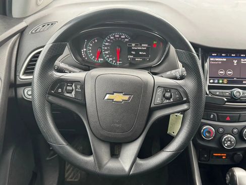 Used 2020 Chevrolet Trax LT AWD/4WD image 16