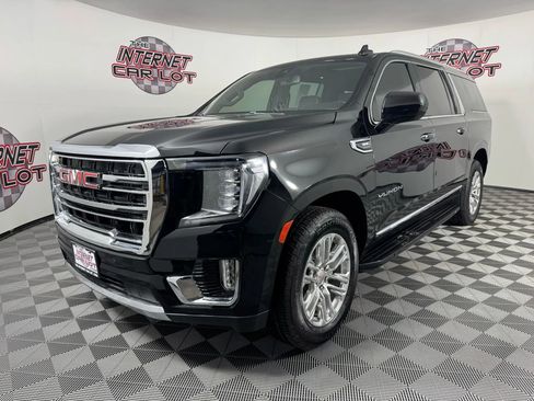 Used 2022 GMC Yukon XL SLT image 3