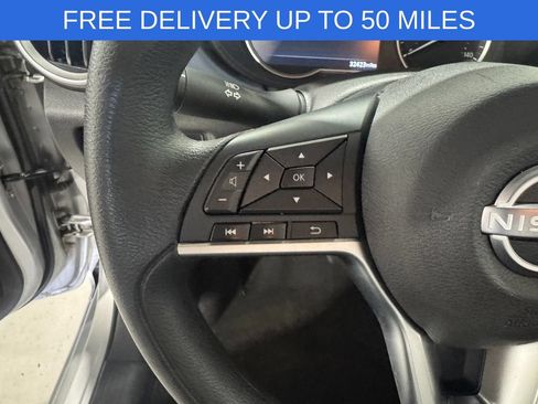 Used 2025 Nissan Versa SV FWD image 7