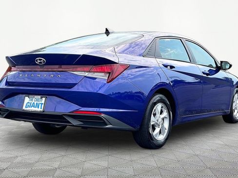 Used 2021 Hyundai Elantra SE FWD image 6