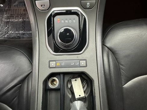 Used 2019 Land Rover Range Rover Evoque SE AWD/4WD image 24