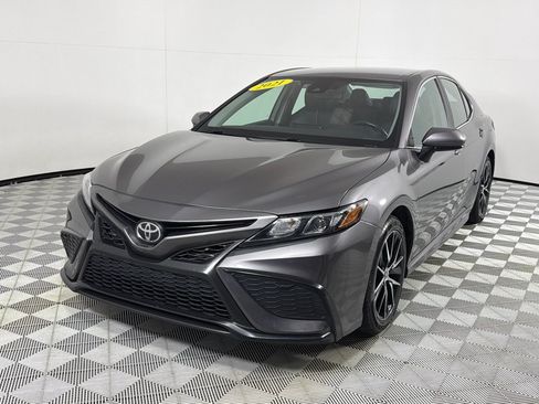 Used 2021 Toyota Camry SE FWD image 10