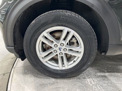 Certified 2023 Ford Explorer XLT w/ Equipment Group 202A AWD/4WD image 33