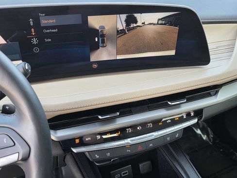 Used 2025 Cadillac XT4 Premium Luxury image 10