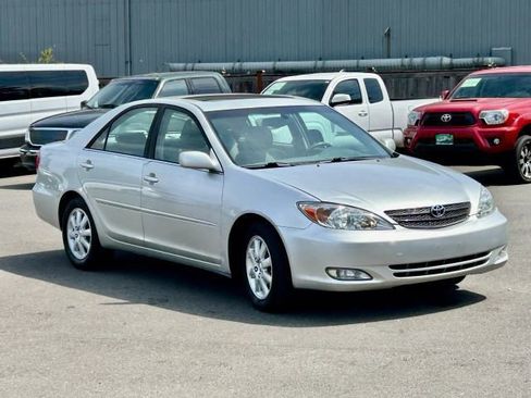 Used 2002 Toyota Camry LE FWD image 1