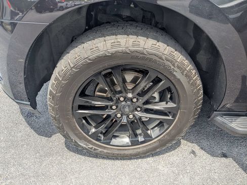 Used 2024 Ford Expedition XLT AWD/4WD image 10