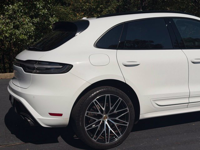 Used 2023 Porsche Macan AWD/4WD image 10