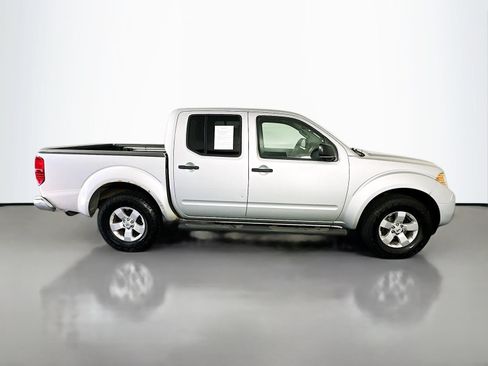 Used 2013 Nissan Frontier SV w/ SV Value Truck Pkg AWD/4WD image 8
