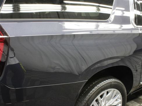 Used 2025 GMC Yukon XL Denali AWD/4WD image 41