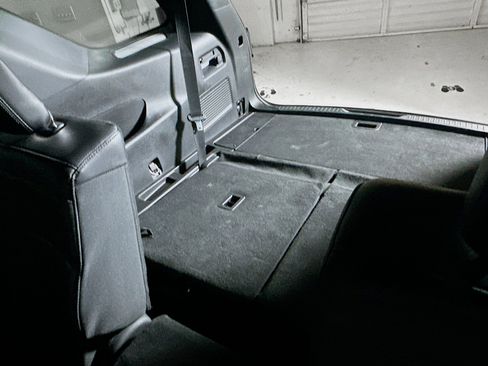 Used 2020 Ford Explorer XLT w/ Equipment Group 202A image 29