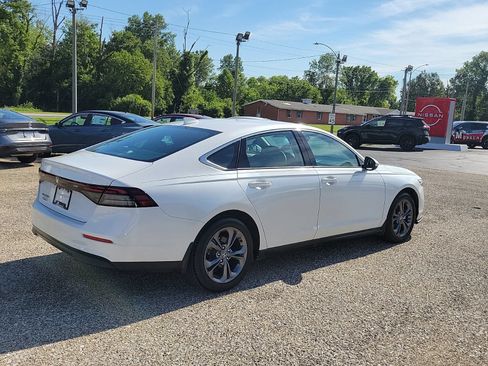 Used 2023 Honda Accord EX image 3