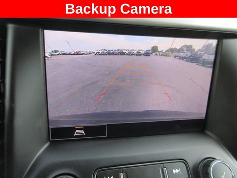 Used 2021 GMC Acadia SLT w/ Preferred Package FWD image 16