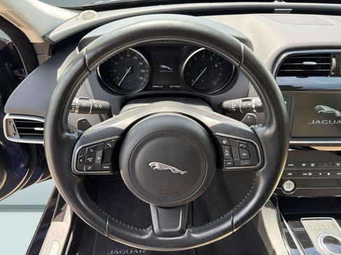 Used 2018 Jaguar XE RWD image 15