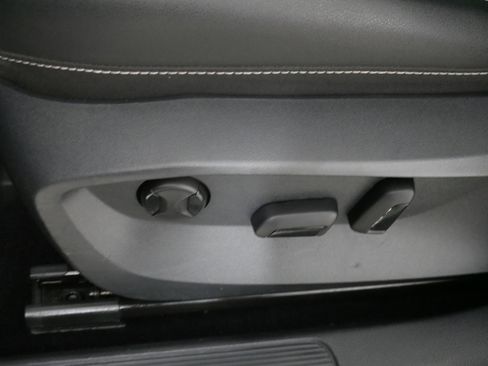 Used 2022 Volkswagen Taos SEL image 20