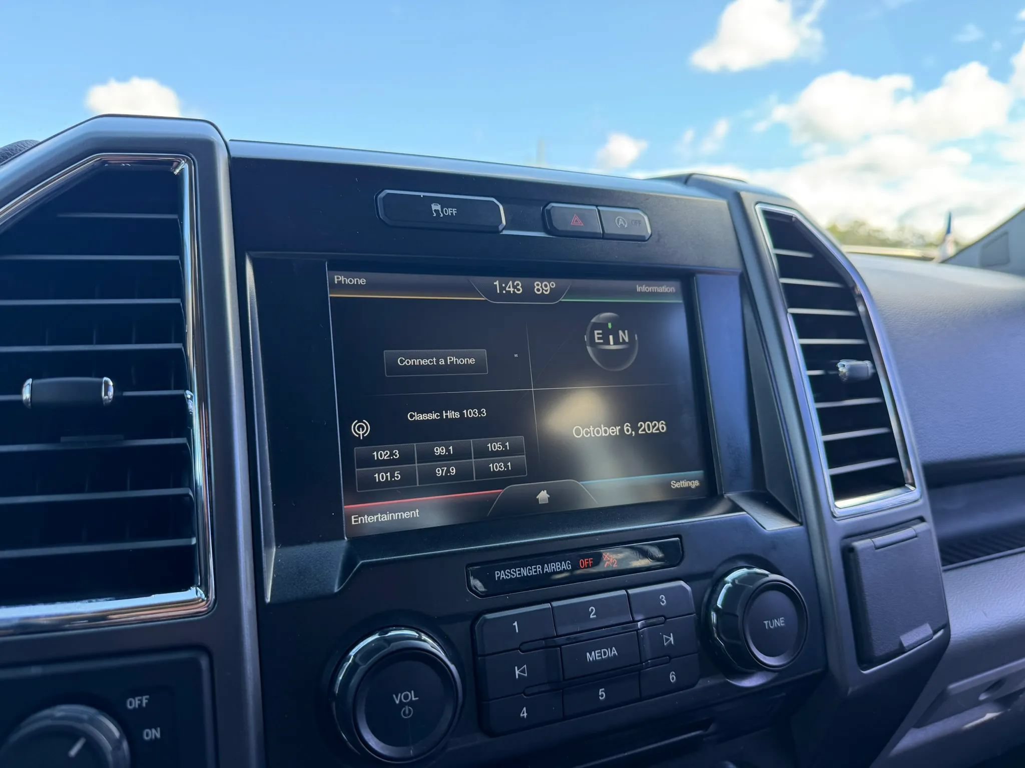 Used 2015 Ford F150 XLT w/ Equipment Group 302A Luxury RWD image 12