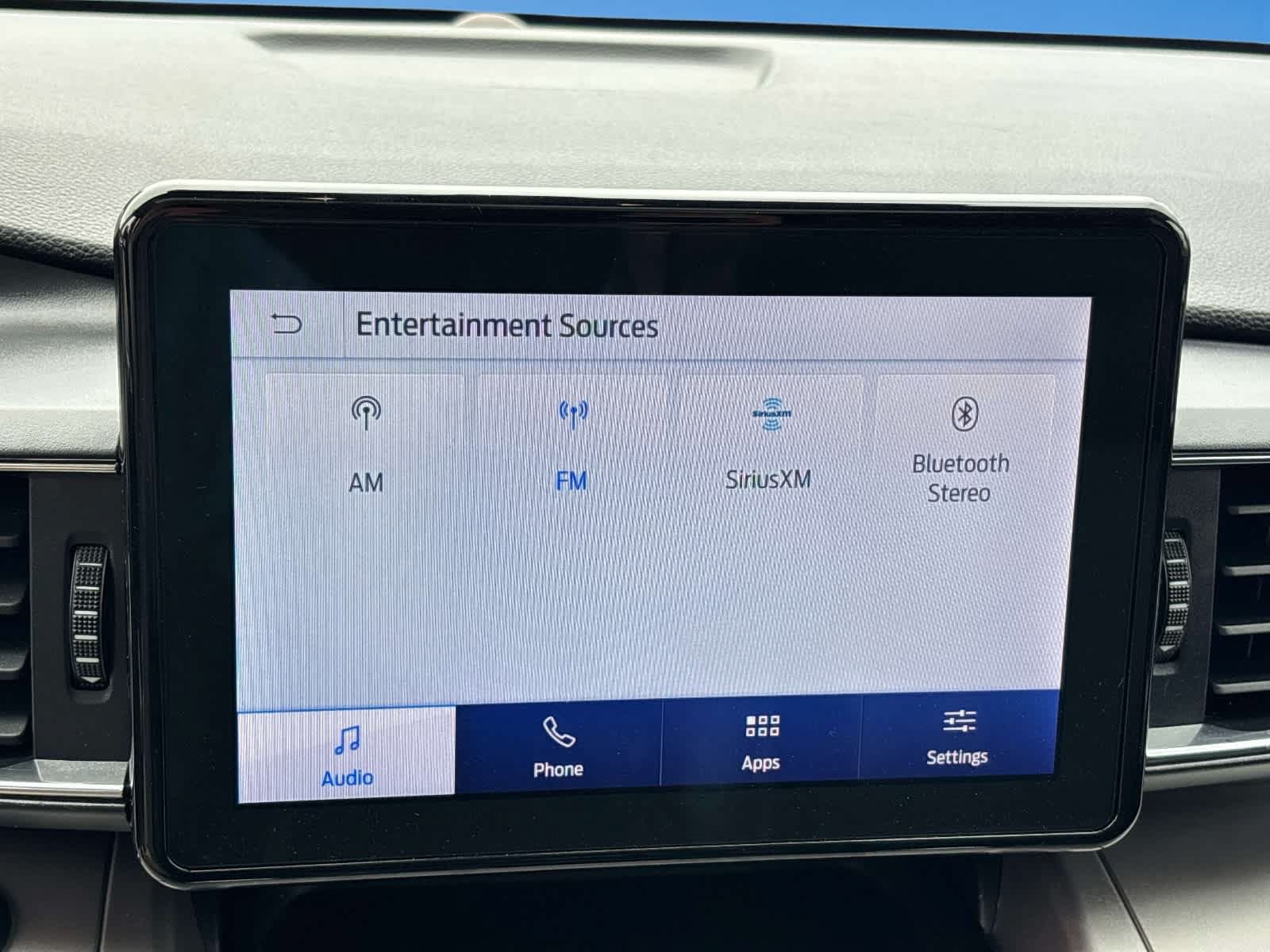 Used 2021 Ford Explorer XLT w/ Equipment Group 202A AWD/4WD image 28