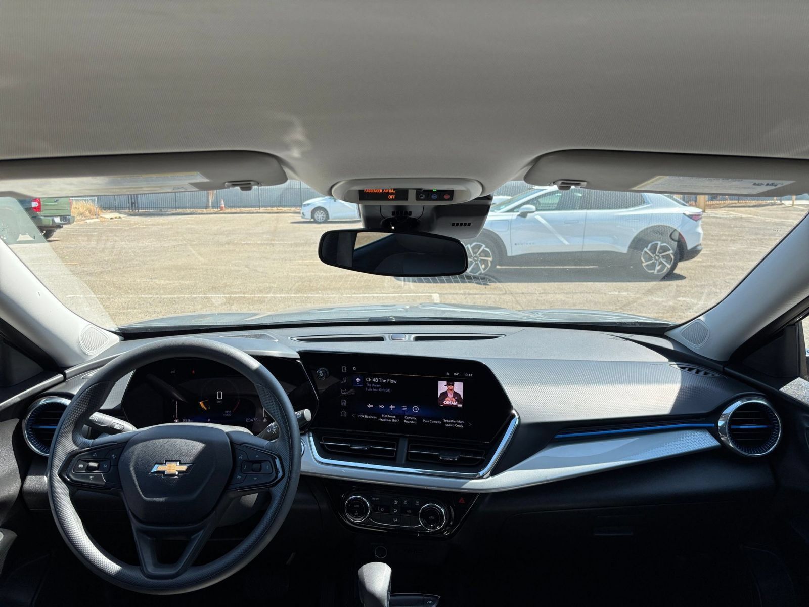 Used 2025 Chevrolet Trax LT FWD image 31