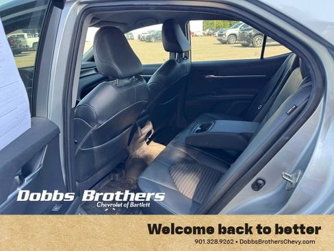 Used 2020 Toyota Camry SE FWD image 14