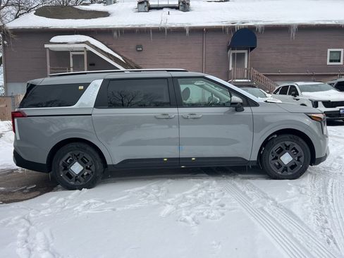 New 2026 Kia Carnival EX image 4