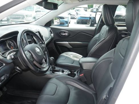 Used 2021 Jeep Cherokee Limited w/ Elite Package AWD/4WD image 2