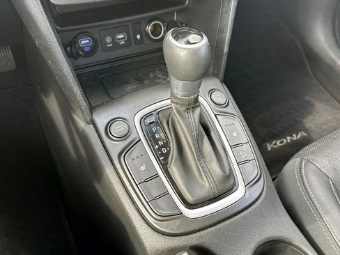 Used 2020 Hyundai Kona Limited AWD/4WD image 28