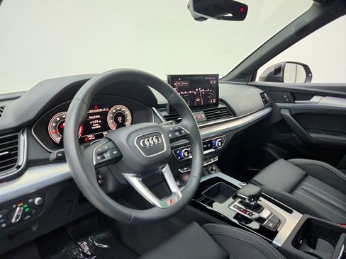 Used 2024 Audi Q5 2.0T Prestige AWD/4WD image 9