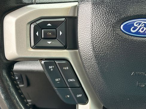 Used 2021 Ford F250 Lariat w/ Chrome Package image 34