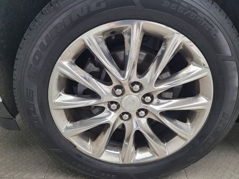 Used 2019 Buick Enclave Essence AWD/4WD image 31