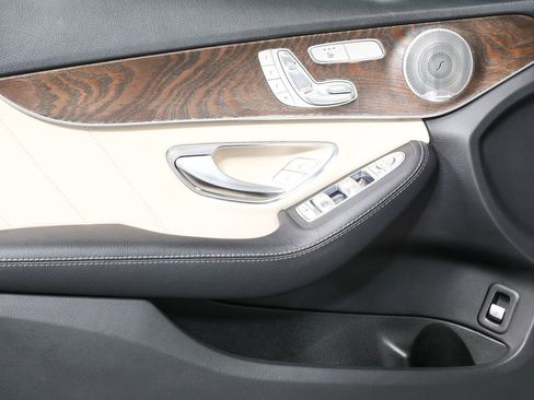 Used 2019 Mercedes-Benz C 300 Sedan image 6