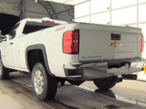 Used 2015 Chevrolet Silverado 3500 LT w/ LT Convenience Package image 13