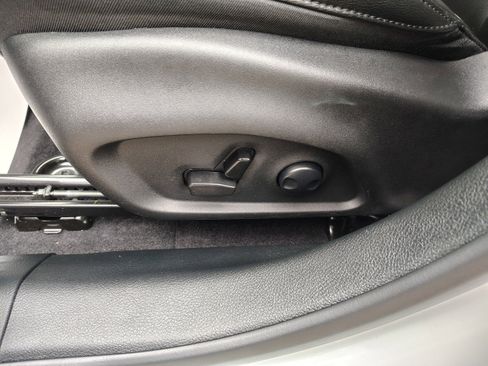 Certified 2024 Jeep Compass Limited image 18