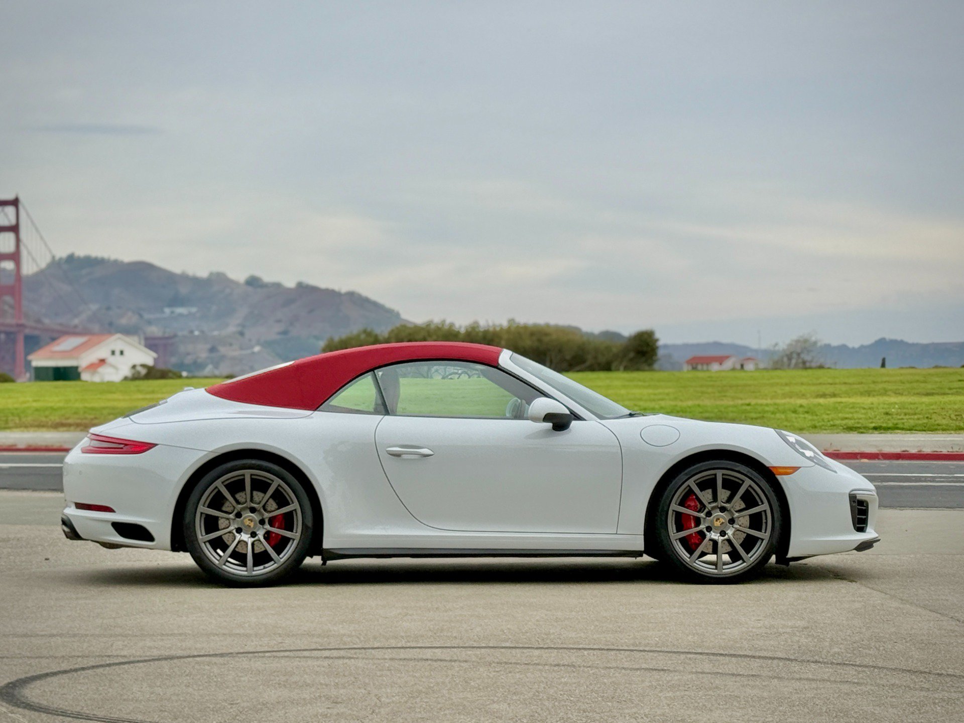 Used 2019 Porsche 911 Carrera 4S AWD/4WD image 11