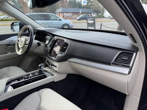 Used 2016 Volvo XC90 T5 Momentum image 22