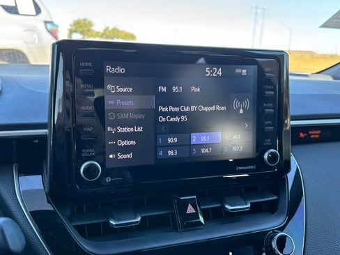 Used 2022 Toyota Corolla SE image 16