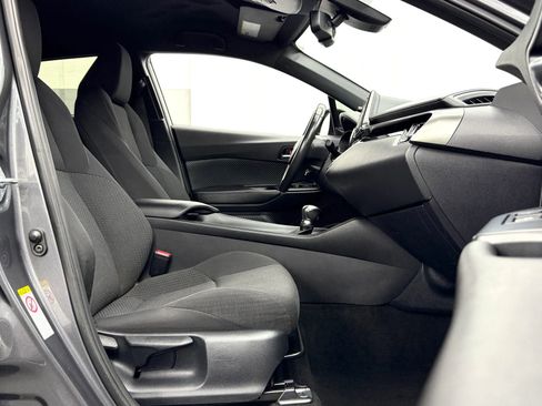 Used 2018 Toyota C-HR XLE image 11