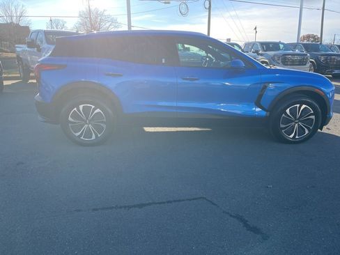 Used 2025 Chevrolet Blazer EV LT w/ Super Cruise Package image 6