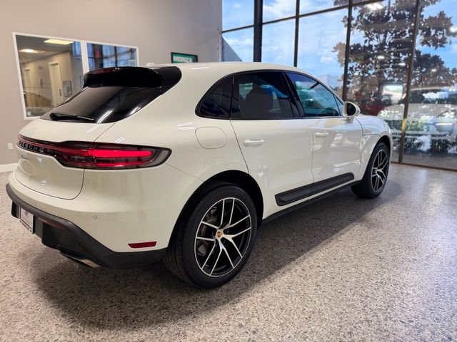 Used 2022 Porsche Macan AWD/4WD image 11